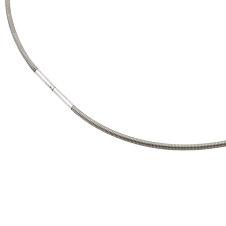 Collier Titan
