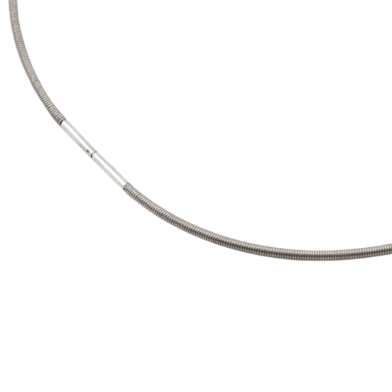 Collier Titan