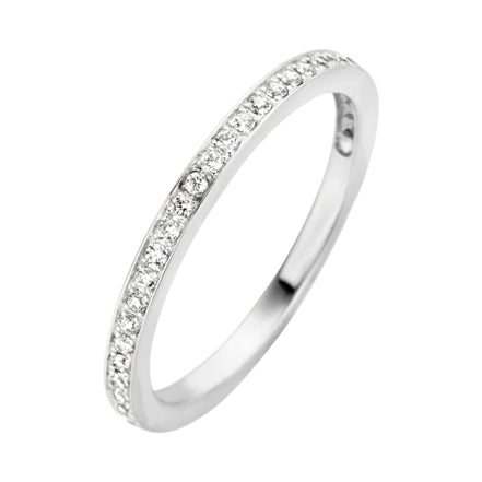 Ring aus 585er Weißgold mit Pavé-Fassung