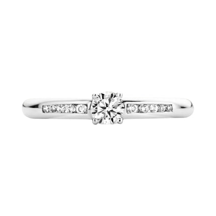 Ring aus 585er Weißgold und Pavé-Zirkonia