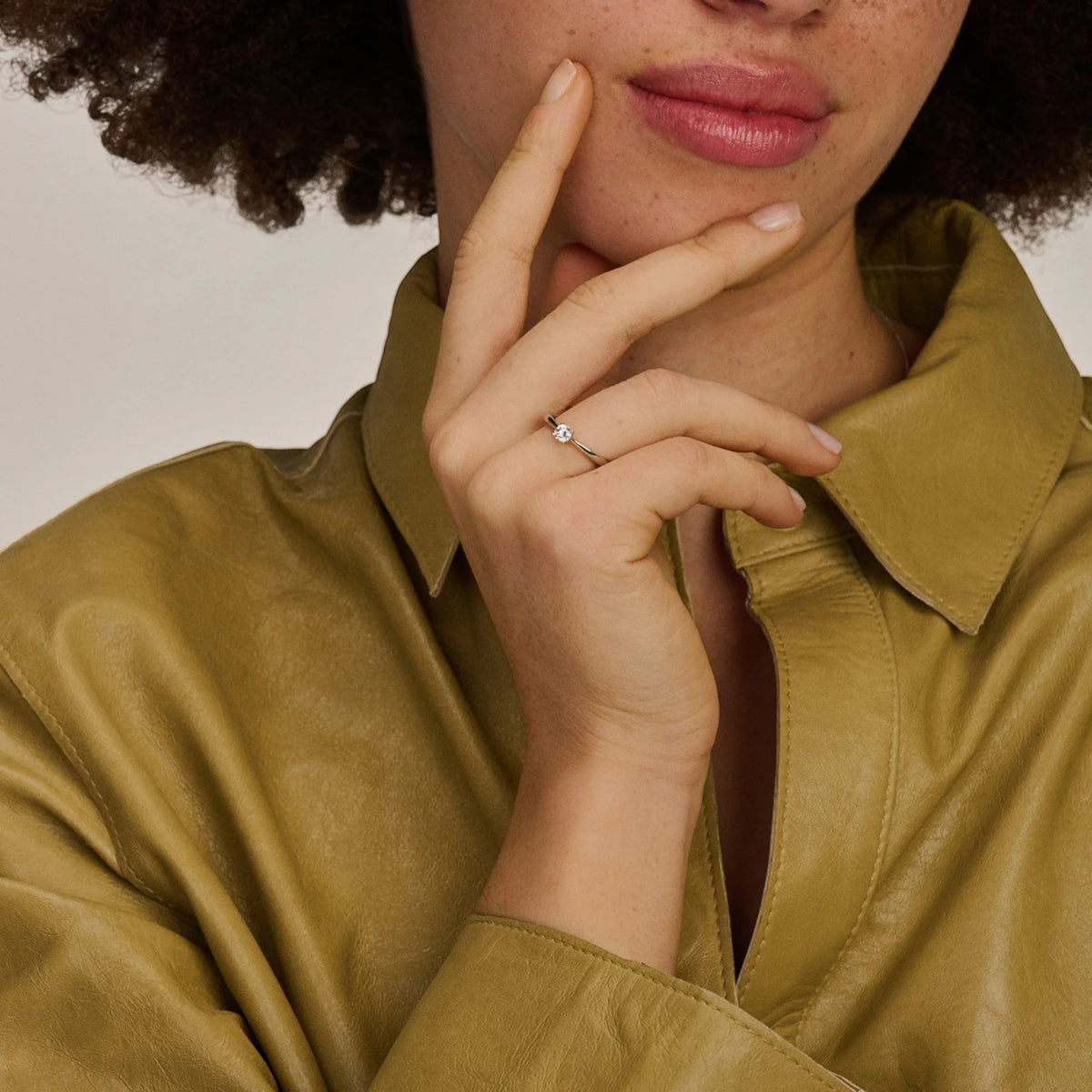 Ring aus 585er Weißgold im Solitär-Design