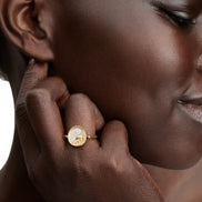 Vergoldeter Medaillon Ring mit Pegasus