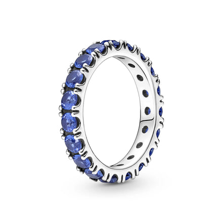 Ring mit blauen Kristallen