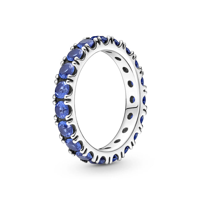 Ring mit blauen Kristallen