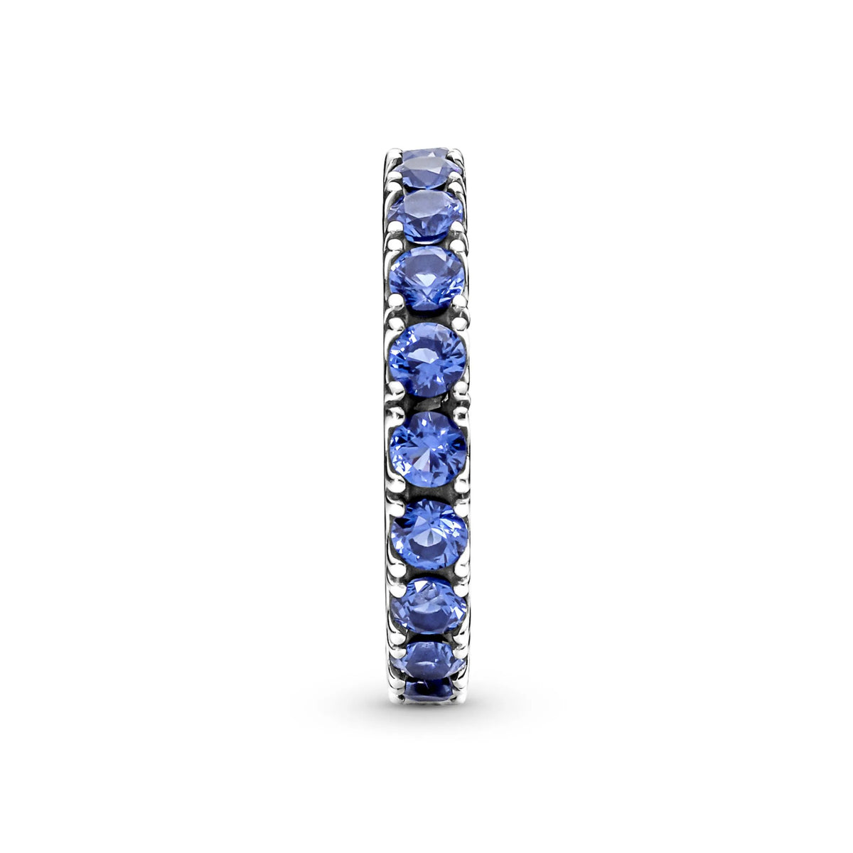Ring mit blauen Kristallen
