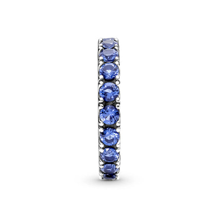 Ring mit blauen Kristallen