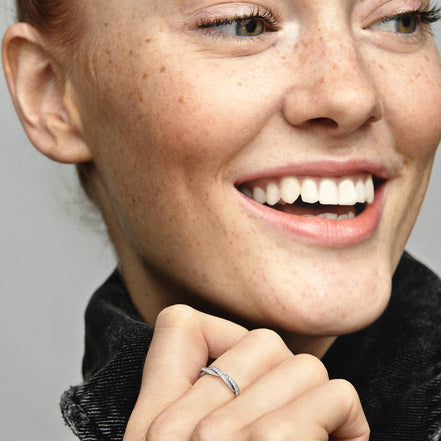 Geflochtener Ring mit Zirkonia