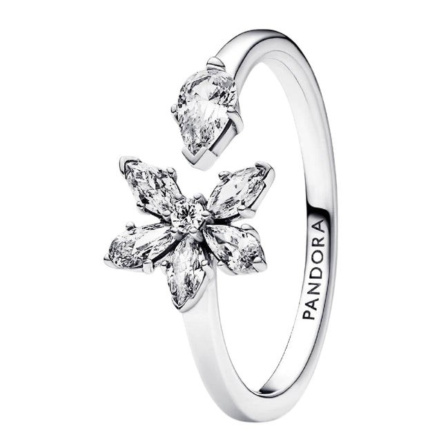 Ring mit einer Blattgruppierung