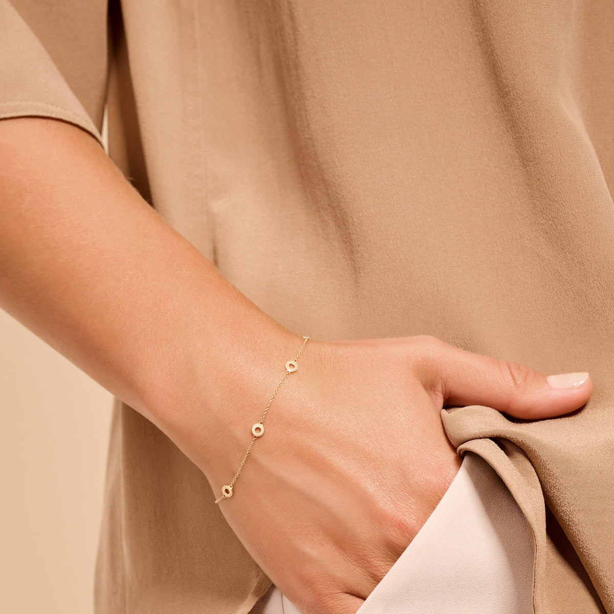 Armband aus 585er Gold mit ringförmigen Elementen