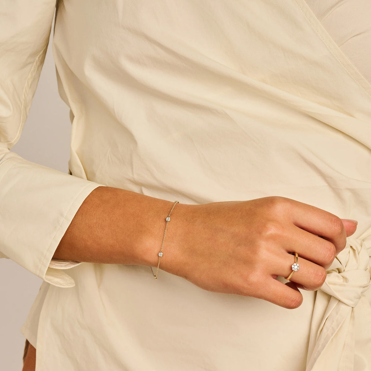 Armband aus 585er Gold mit runden Elementen und Zirkonia