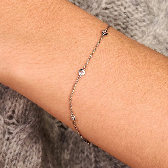 Armband aus 585er Weißgold mit 5 Zirkonia 3,4 mm
