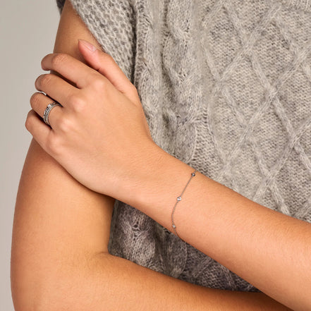 Armband aus 585er Weißgold mit 5 Zirkonia 3,4 mm