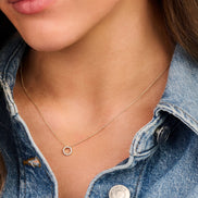 Halskette aus 585er Gold mit ringförmigem Anhänger