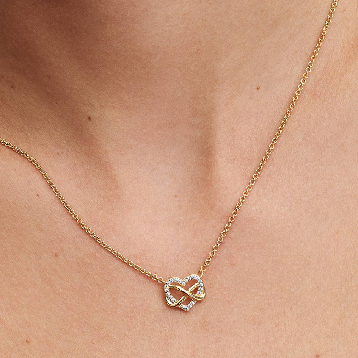 MOMENTS Collier Unendlichkeits-Herzen