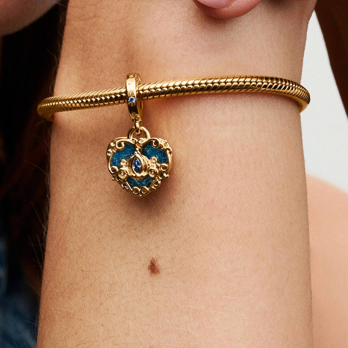 Vergoldetes Charm-Armband mit Kugelverschluss