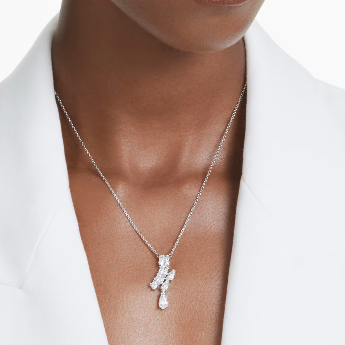 Kette mit Anhänger Matrix silberfarben