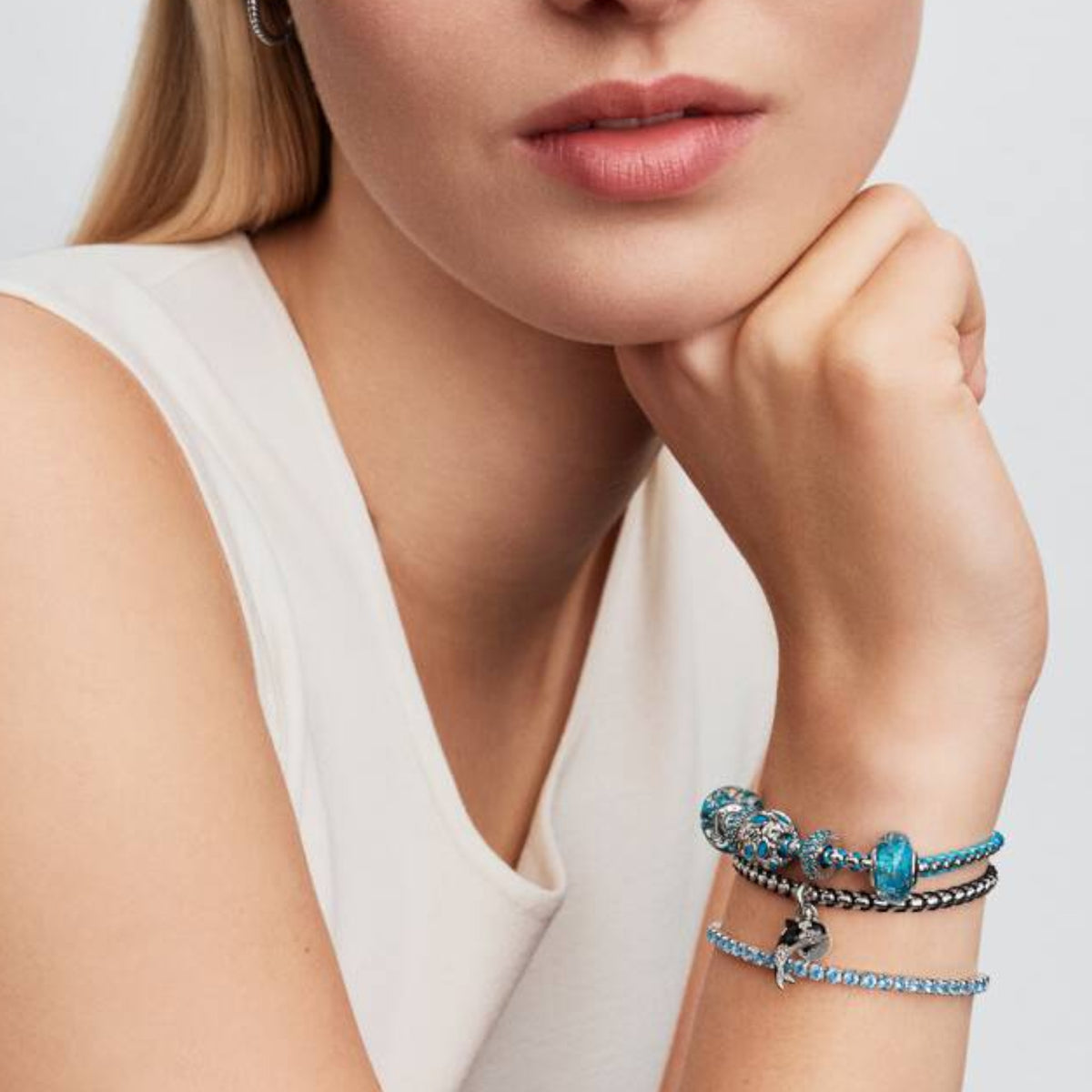 MOMENTS Armband mit Kordel Schwarz