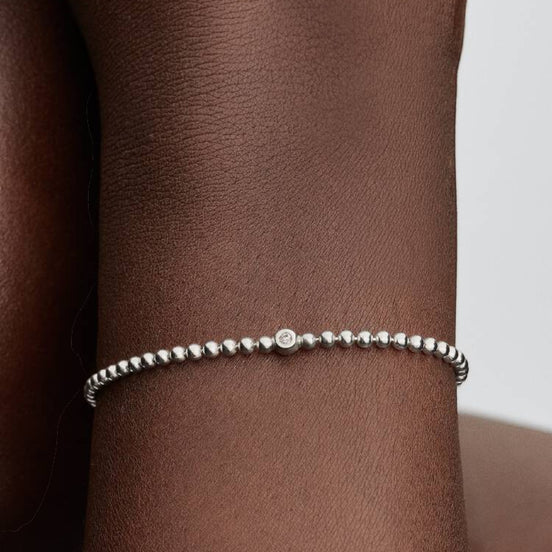 Silbernes Armband aus Kugeln mit Zirkonia