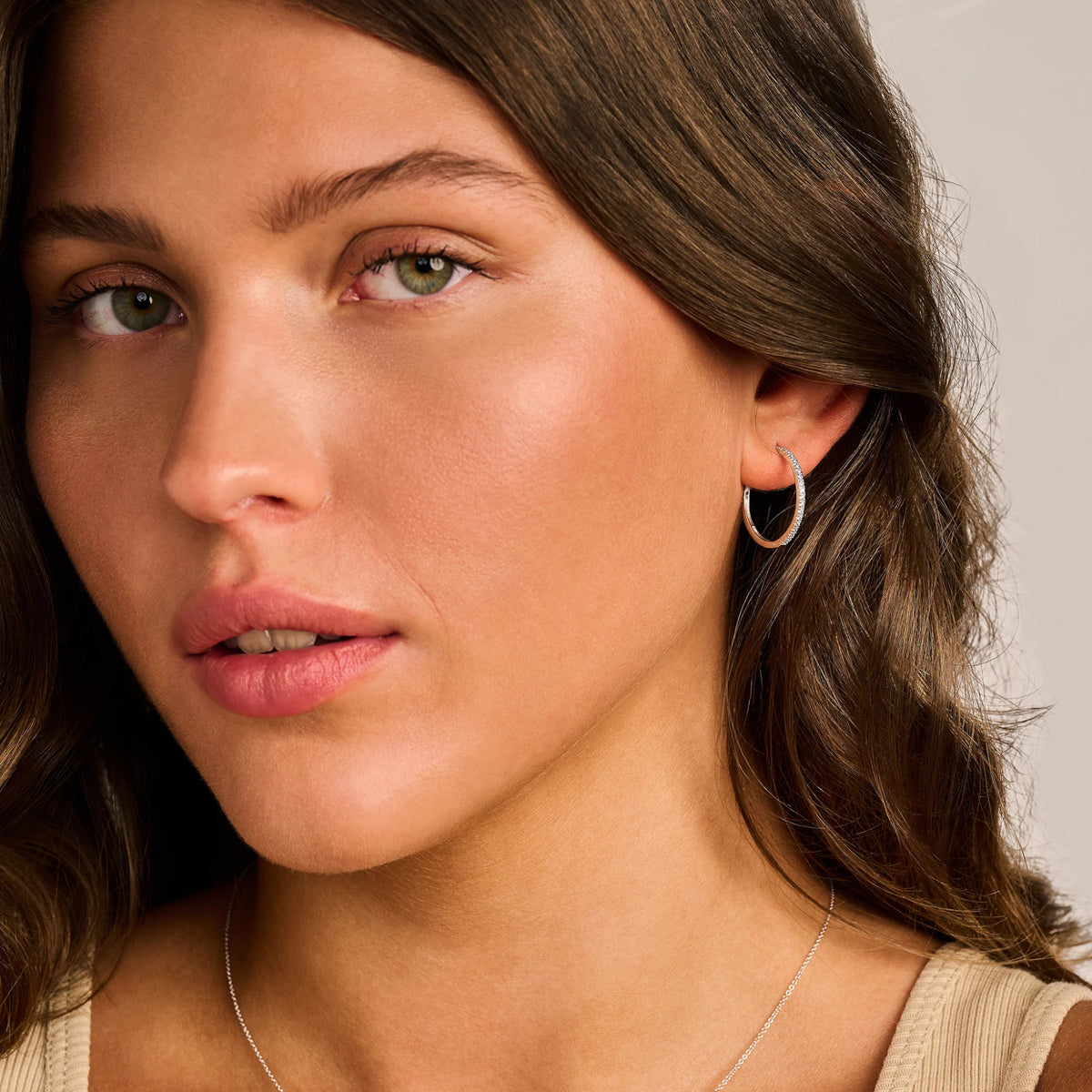 Creolen aus 585er Weißgold mit Zirkonia 20 mm