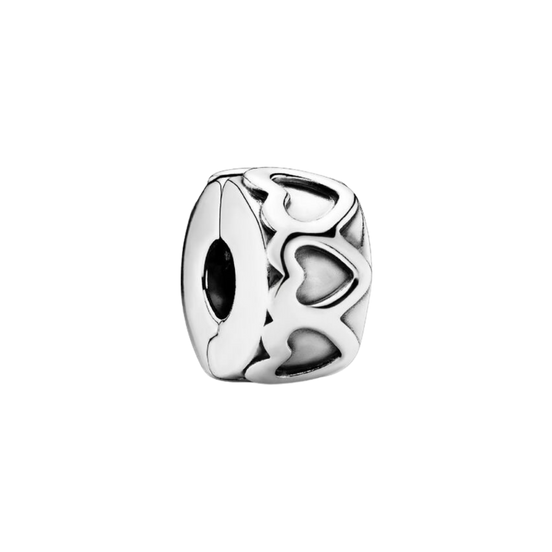 MOMENTS Charm Clip Gereihte Herzen