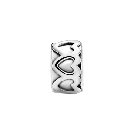 MOMENTS Charm Clip Gereihte Herzen