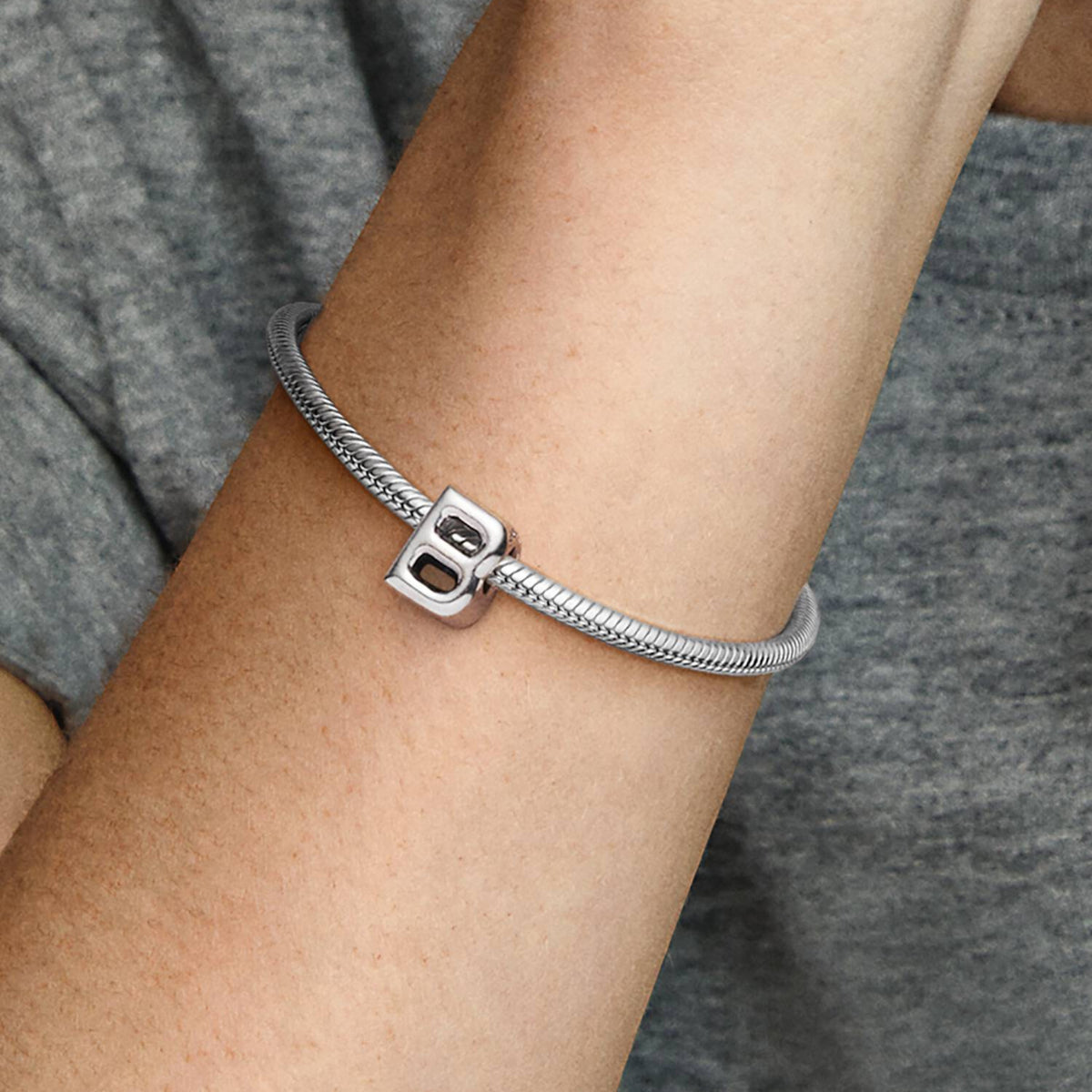 MOMENTS Charm Buchstabe B Silber