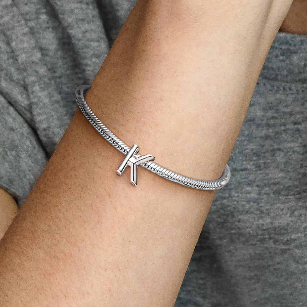 MOMENTS Charm Buchstabe K Silber