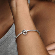 MOMENTS Charm Buchstabe O Silber