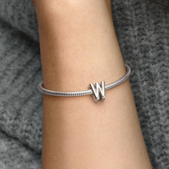 MOMENTS Charm Buchstabe W Silber