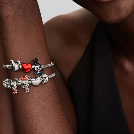 DISNEY Charm Minnie Maus gepunktet
