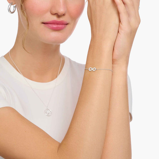 Armband mit Infinity-Anhänger