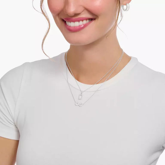 Kette mit Infinity-Anhänger Silber